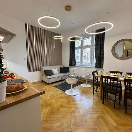 Karlin Oasis 2-Bedroom Apartment Прага Екстериор снимка