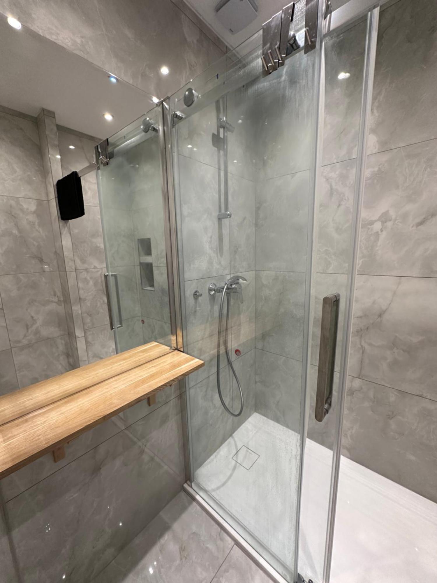 Karlin Oasis 2-Bedroom Apartment Прага Екстериор снимка