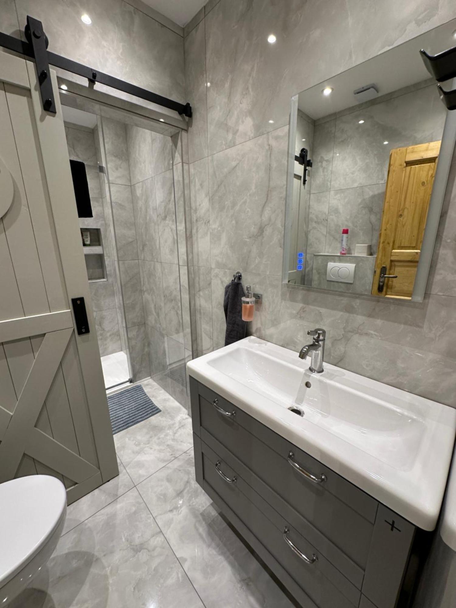 Karlin Oasis 2-Bedroom Apartment Прага Екстериор снимка