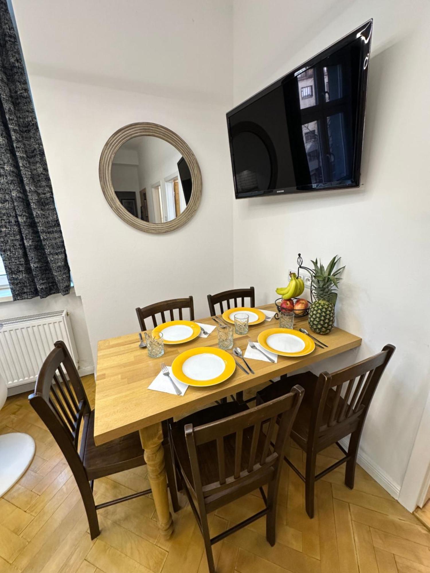 Karlin Oasis 2-Bedroom Apartment Прага Екстериор снимка