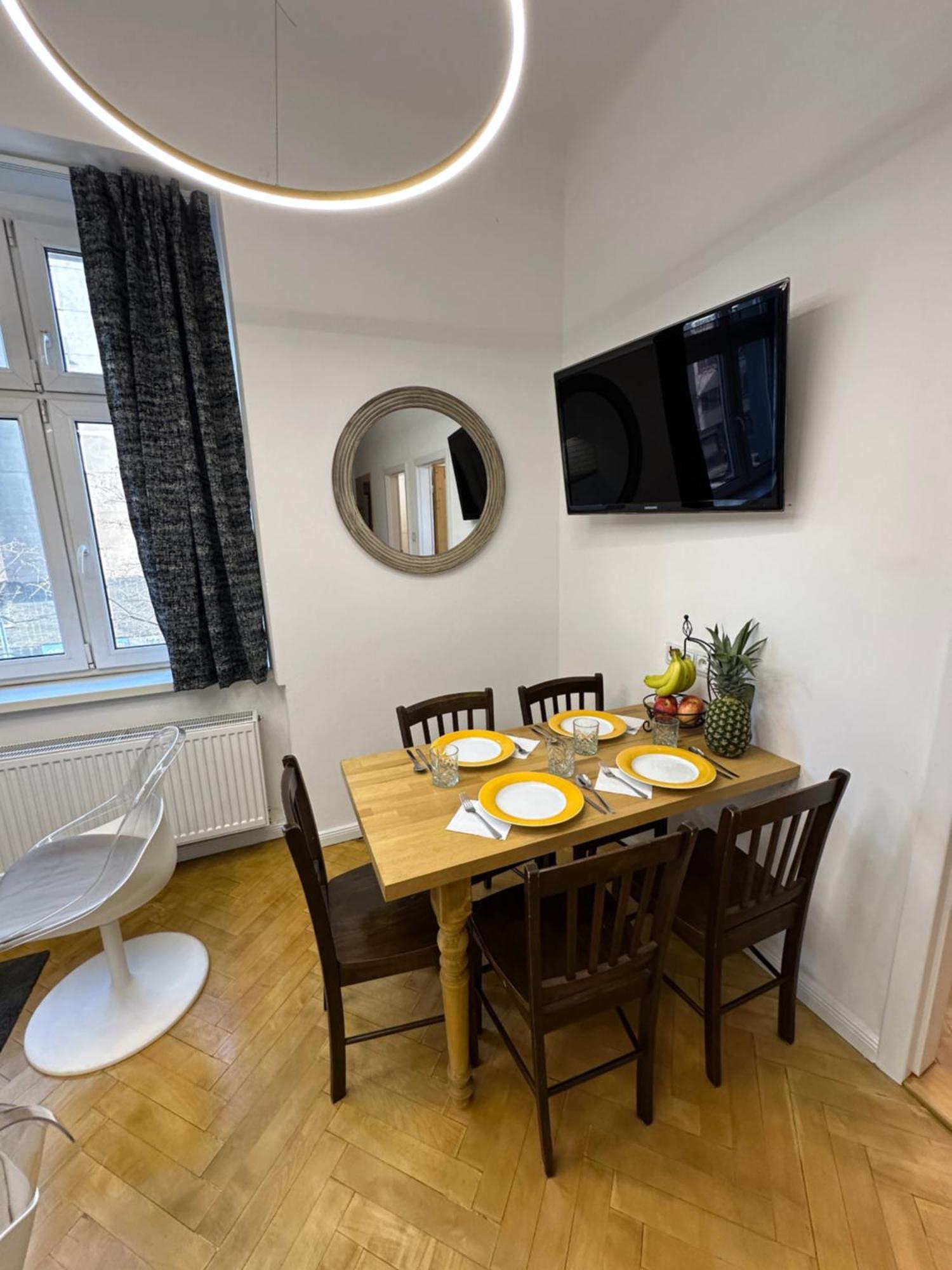 Karlin Oasis 2-Bedroom Apartment Прага Екстериор снимка
