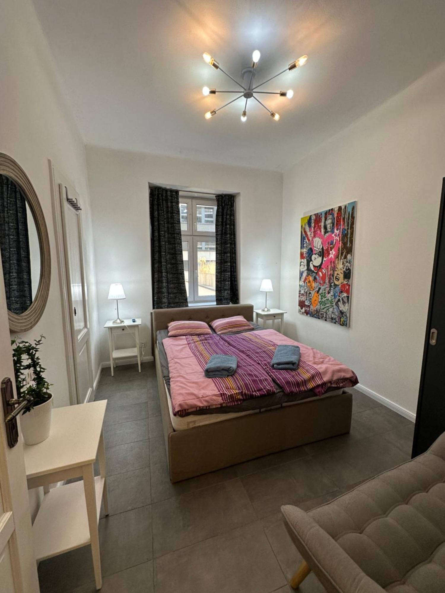 Karlin Oasis 2-Bedroom Apartment Прага Екстериор снимка