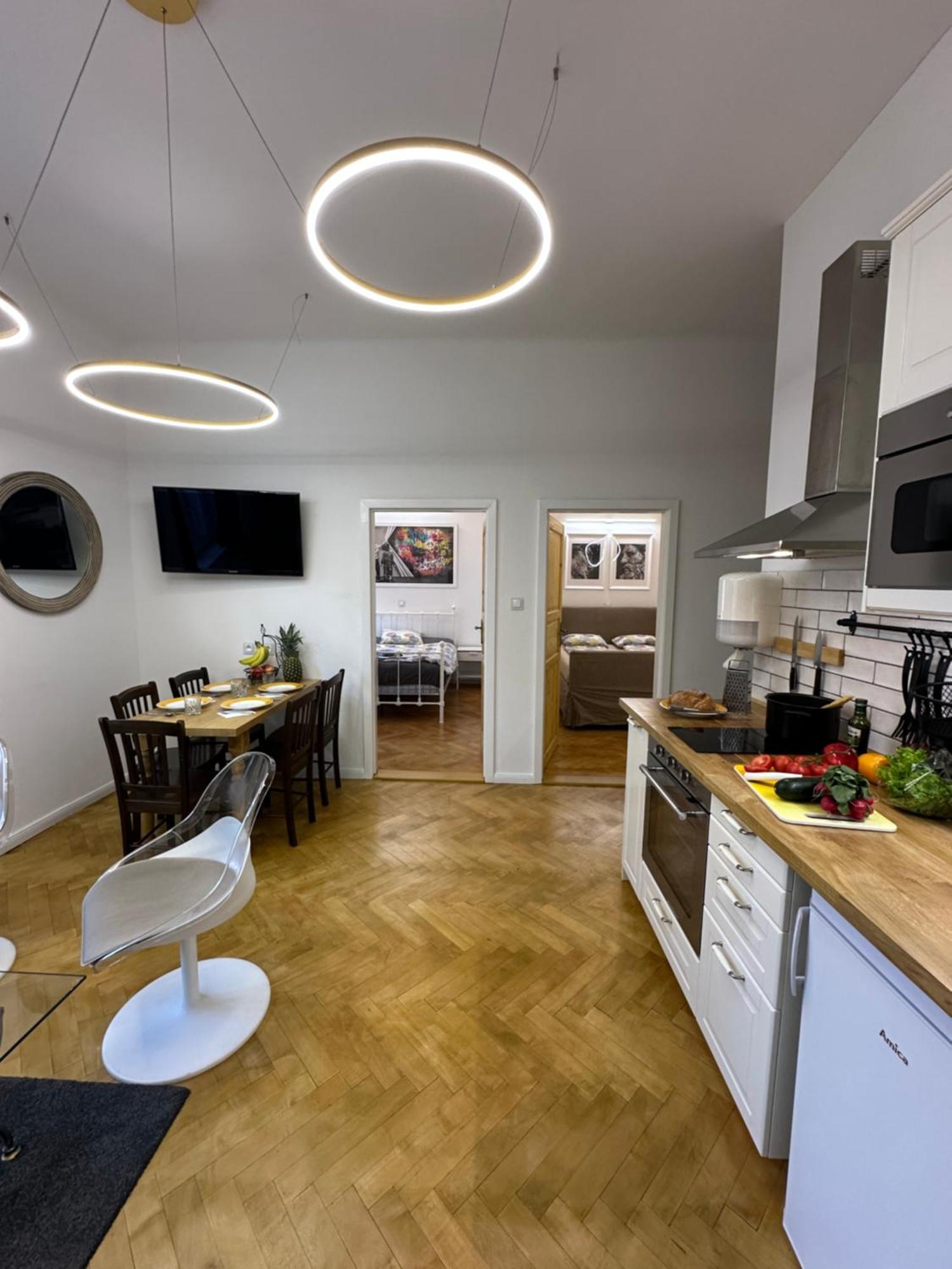 Karlin Oasis 2-Bedroom Apartment Прага Екстериор снимка