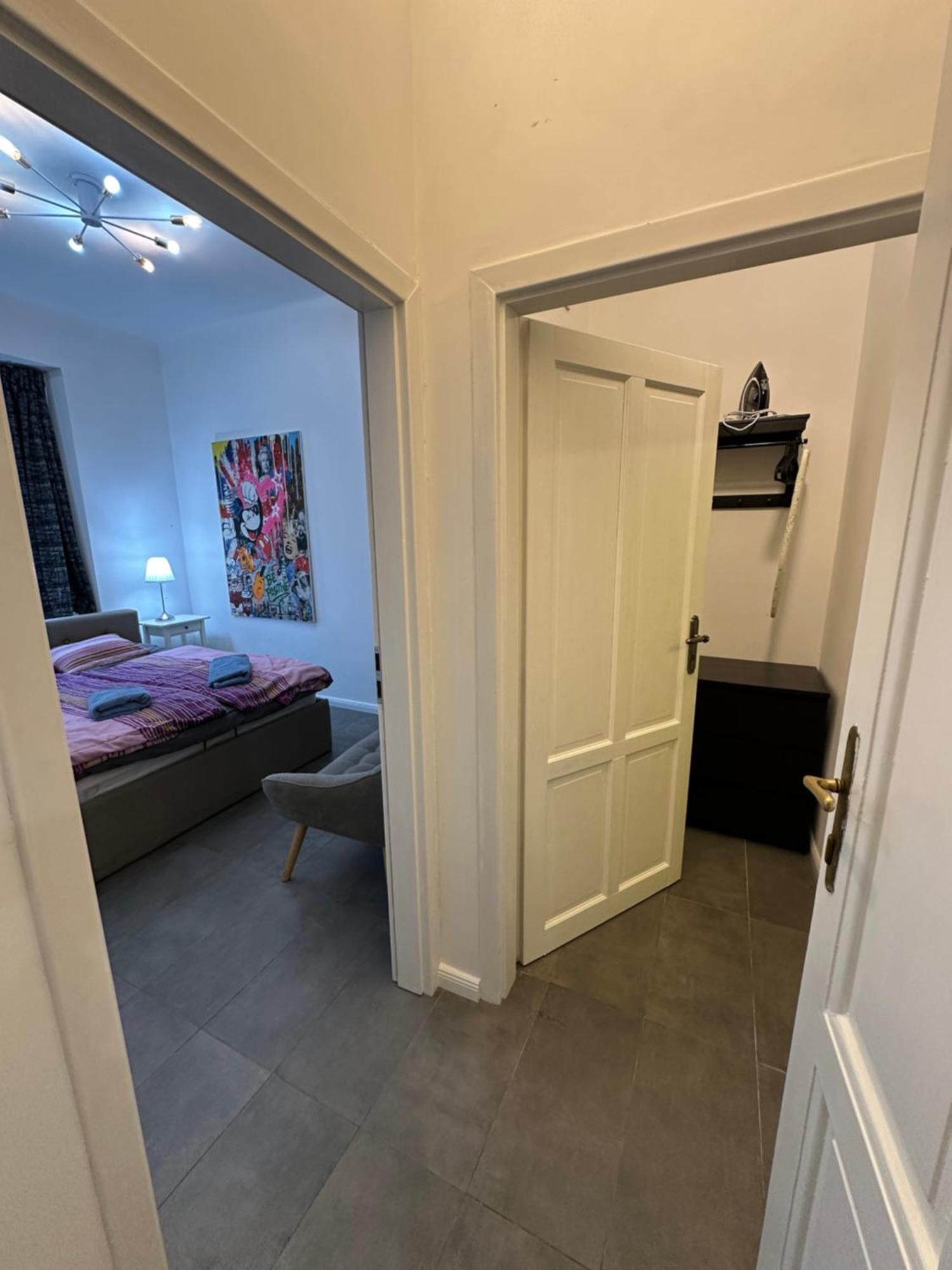 Karlin Oasis 2-Bedroom Apartment Прага Екстериор снимка